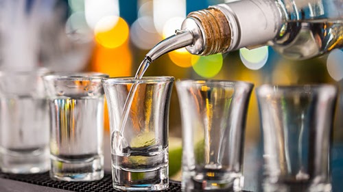 ly-thuy-tinh-vodka